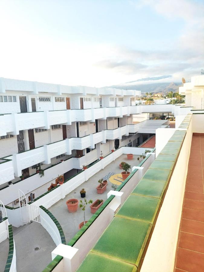 Blu Apartment, Wifi Free Pool View 코스타델실렌시오 외부 사진